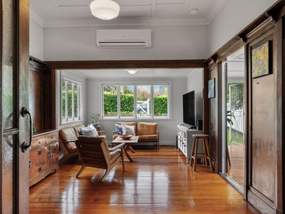 16 Cecil Road, Bardon