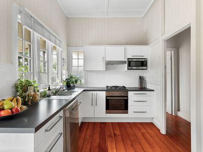 16 Cecil Road, Bardon