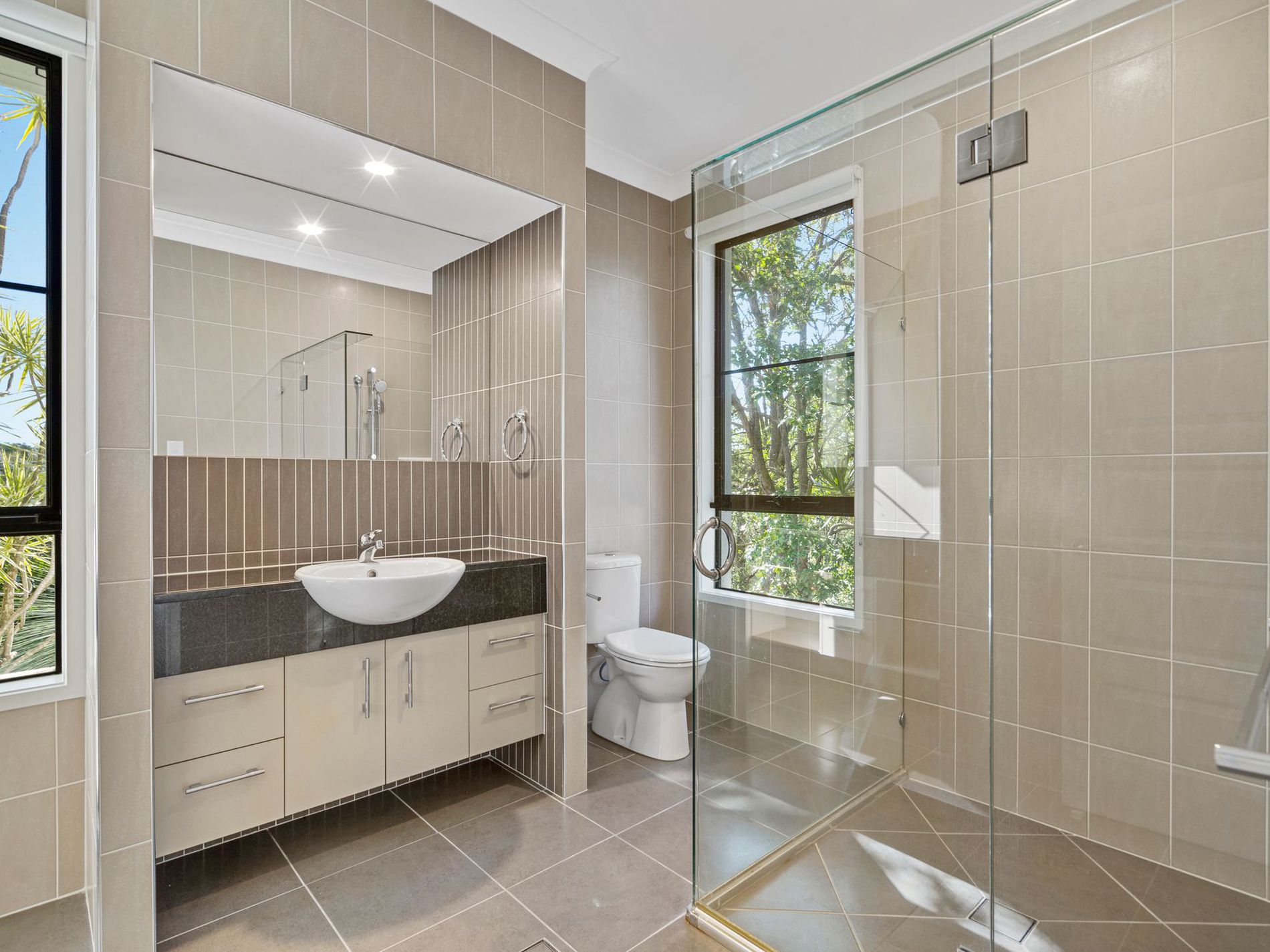 3 / 35 Tullylease Place, Chermside West