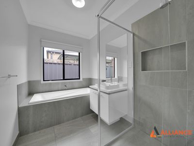 90 Bullion Avenue, Wollert