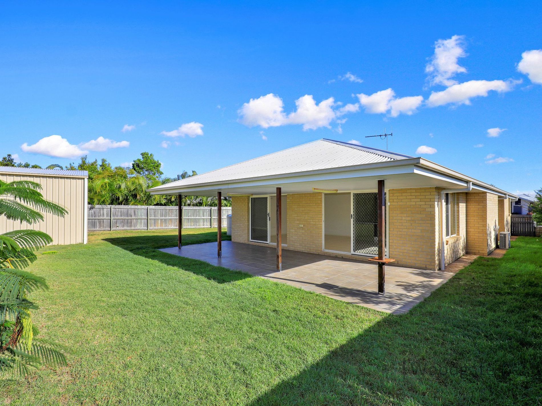 8 ORIOLE COURT, Woodgate