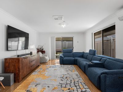 37 Millot Vista, Caversham