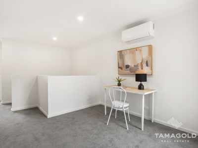 32 CRICKLEWOOD CIRCUIT, Narre Warren