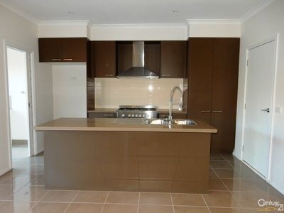 2 / 31 Beckington Crescent, Hampton Park