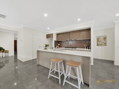 7 Honeycomb Avenue, Manor Lakes