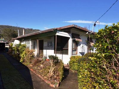 72 Lakeside Avenue , Mount Beauty
