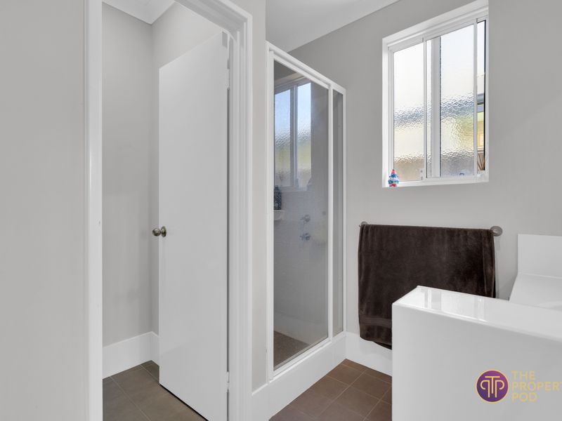 4 Sunstone Boulevard, Treeby