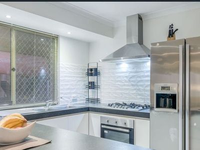 2 Weetman Cove, Cannington