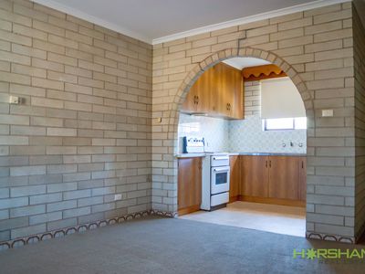 2 / 25 Carter Street, Horsham