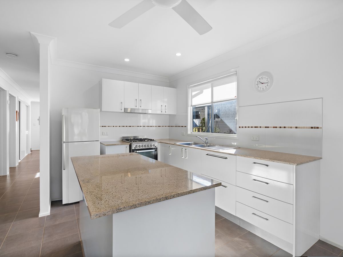215 / 750 Pacific Highway, Lake Munmorah
