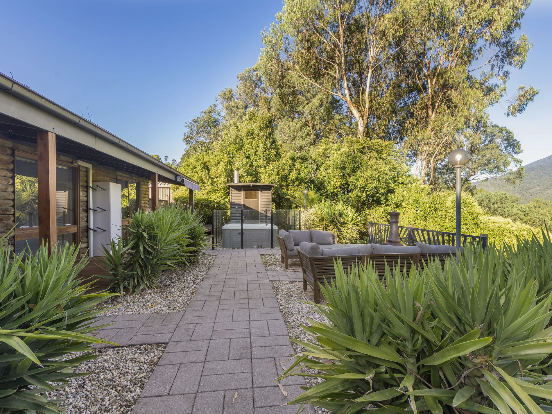 9 Braeside Court, Tawonga South