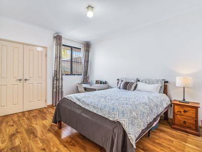 10 Holywell Street, Middle Swan