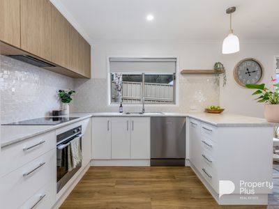 8 High Street, Harcourt