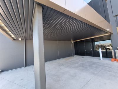 2 / 6 Literary Way, Williamstown