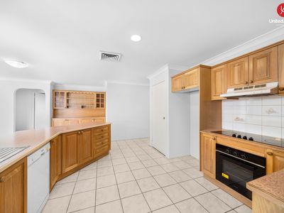 85 EDINBURGH CIRCUIT, Cecil Hills