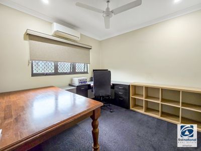 25 Lavender Crescent, Atherton