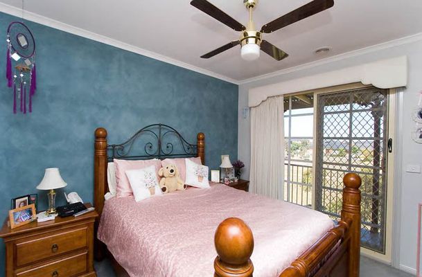 7 Meadowbank Lane, Craigieburn