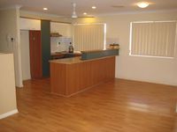 72 / 316  Long Street East, Graceville
