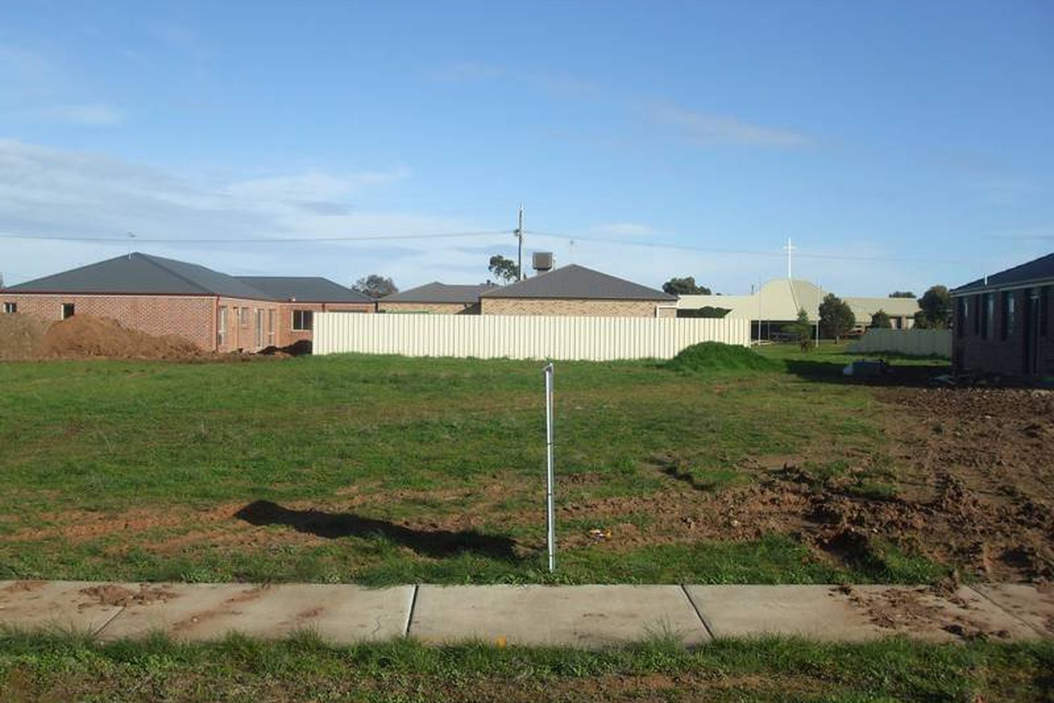 6 Mathew Court, Horsham