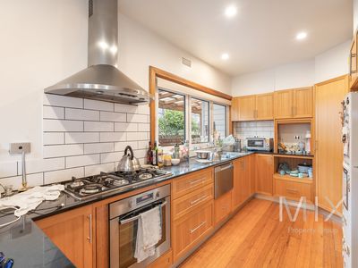16 Oliver Avenue, Lindisfarne