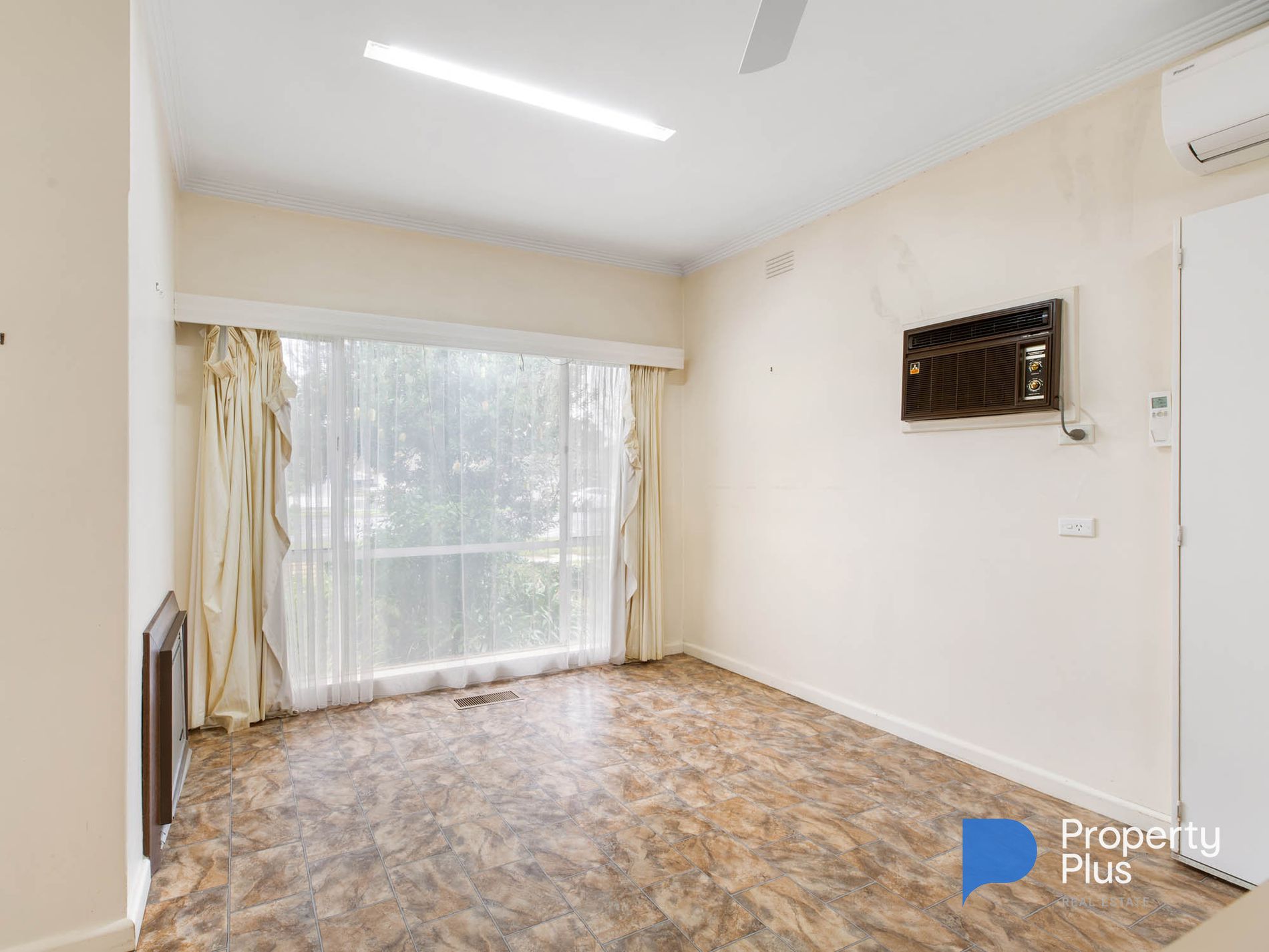 154 MacKenzie Street West, Golden Square
