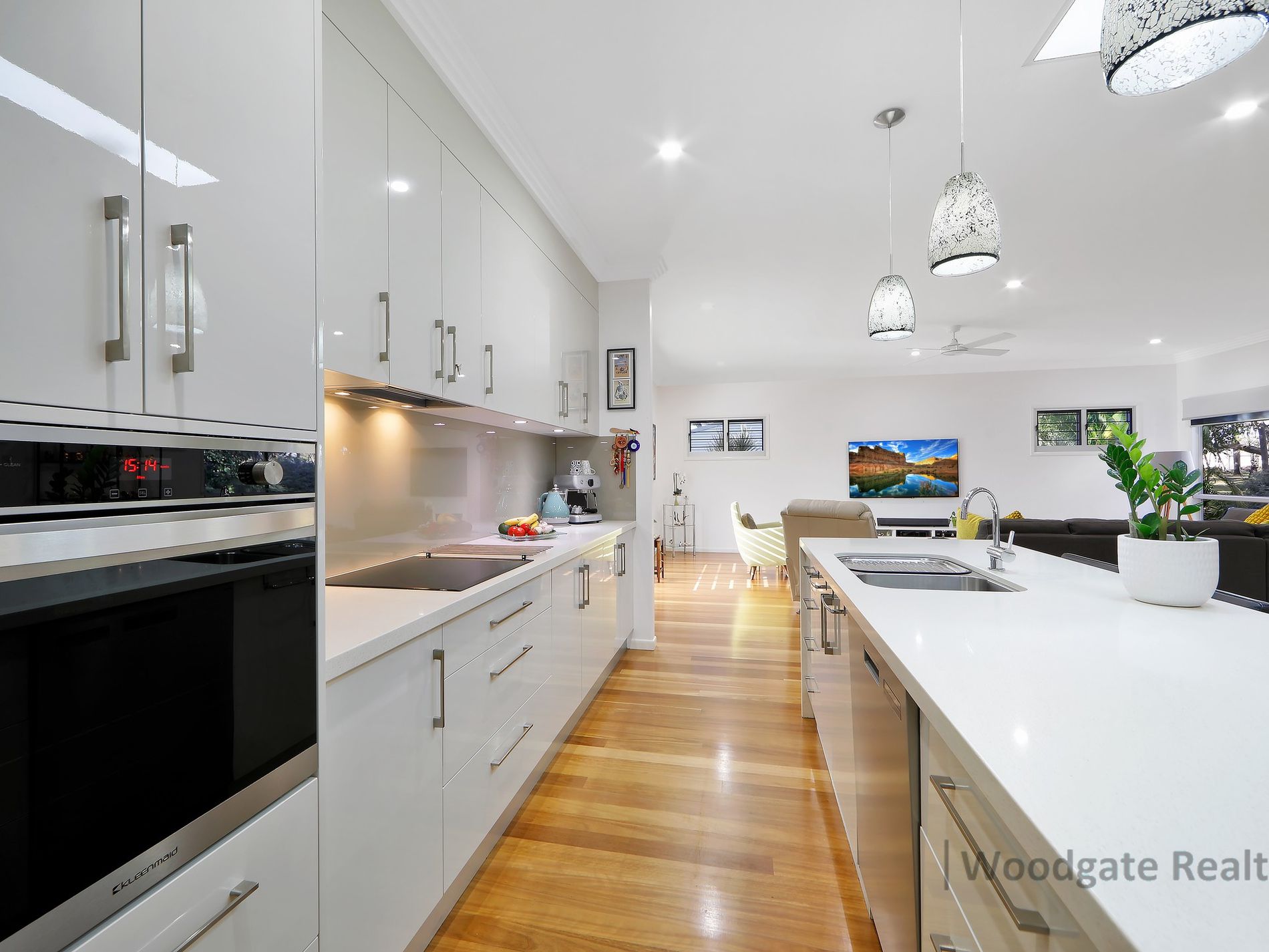 10 PAPERBARK COURT, Woodgate