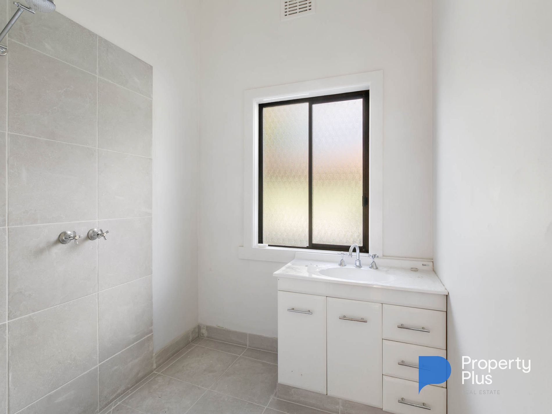 8 Hunter Street, Golden Square