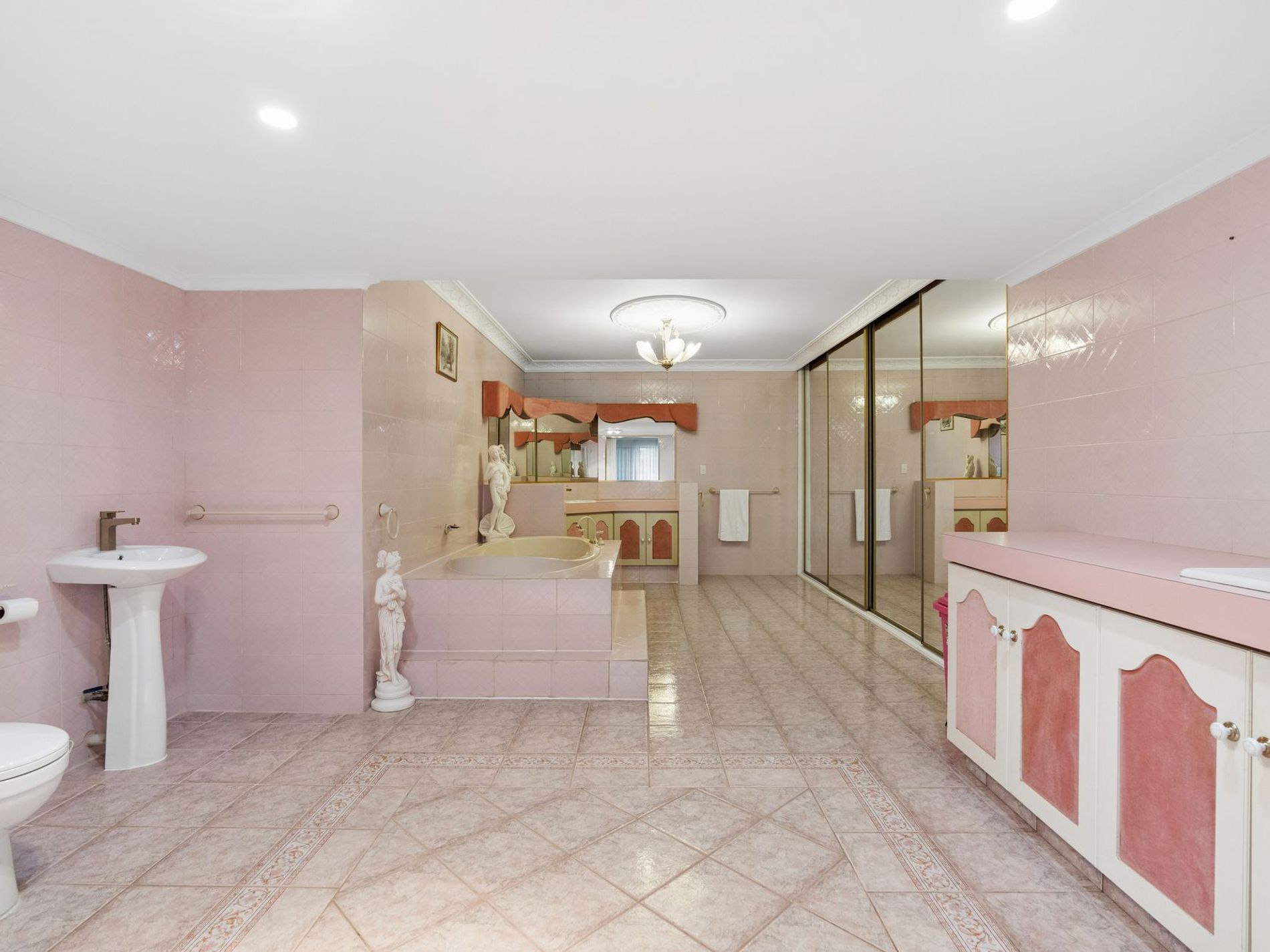 15 Glenbrook Road, Thornlie