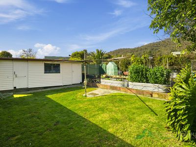 14 Lakeside Avenue, Mount Beauty