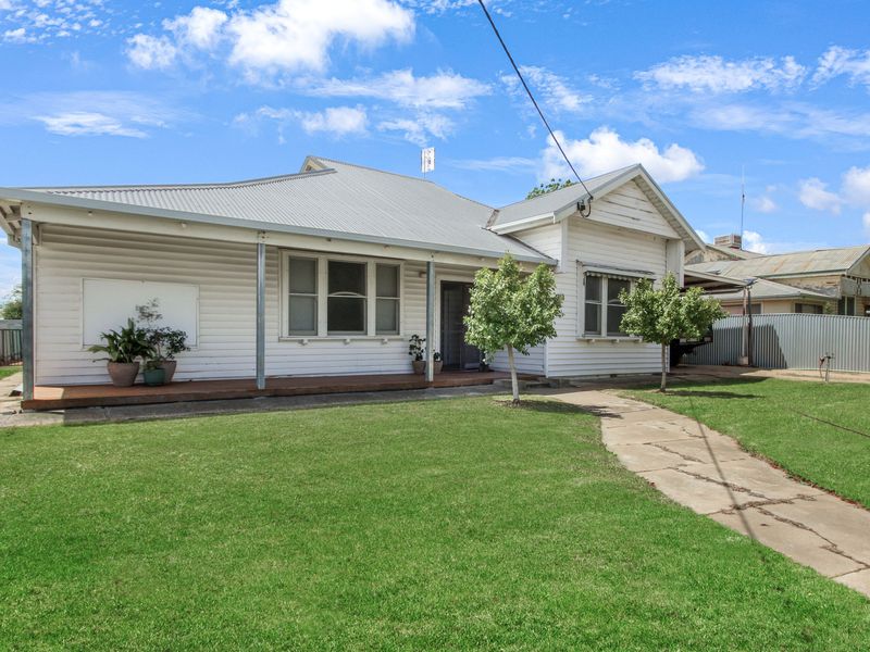 413 Cadell Street, Hay