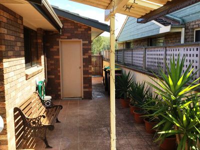 40 Elizabeth Parade, Forster