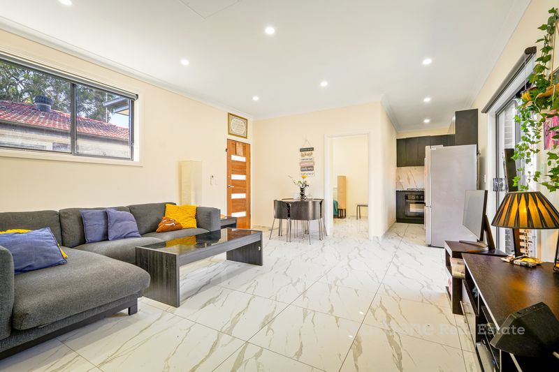 30 and 30A Manila Road, Lethbridge Park