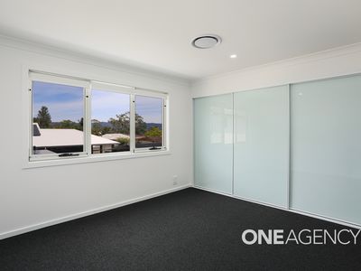 2 / 28 Fisher St, Oak Flats