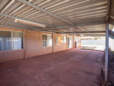 16 Nanba Street, Newman