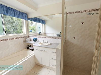 16 Emperor St, Woodgate