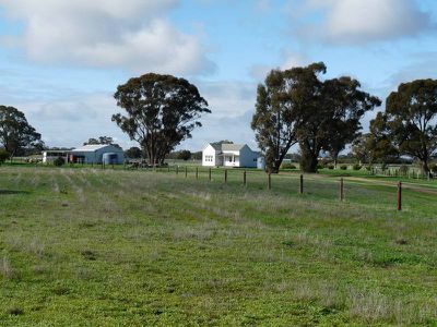 668 Walsh Rd, Horsham