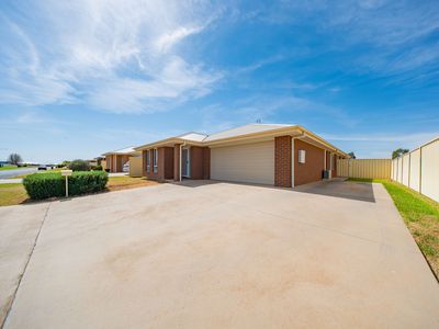 44A & 44B Madden Drive, Griffith