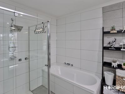 11 Tena Ave [Fully Furnished], Horsham