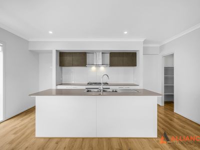 25 Mervyn Way, Mambourin