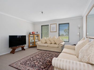 46 Longmore Parade, Broadwood