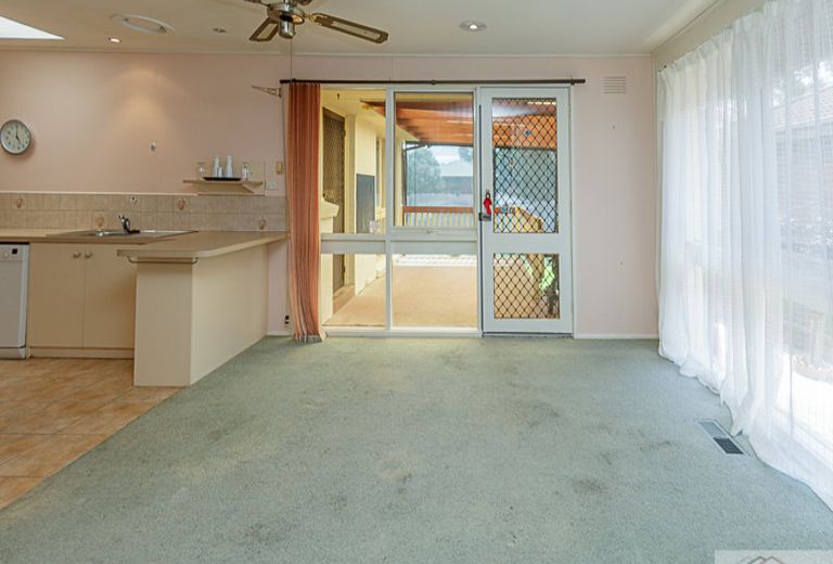 9 Richborough Grove, Ferntree Gully