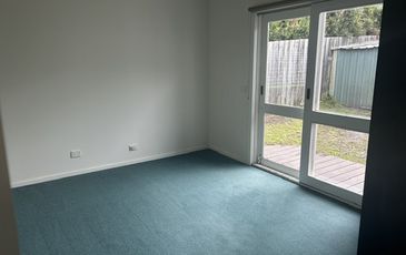 2 / 10 Queens Court, Berwick