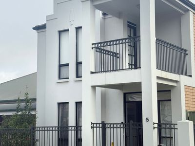 5 Cobblers Court, Mawson Lakes