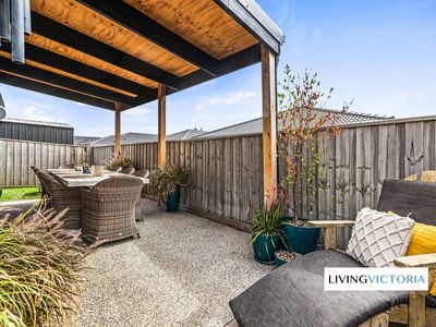 12 Arthurdale Crescent, Werribee
