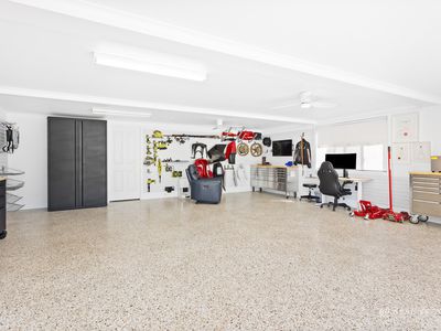 6 Coolwaters Esplanade, Kinka Beach