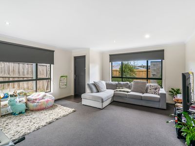 2 / 103 Bass Street, Warrane