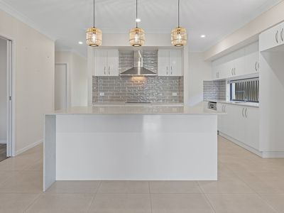 8 Sunset Street, Morayfield