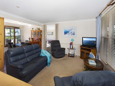 2 Porter Avenue, Mount Warrigal