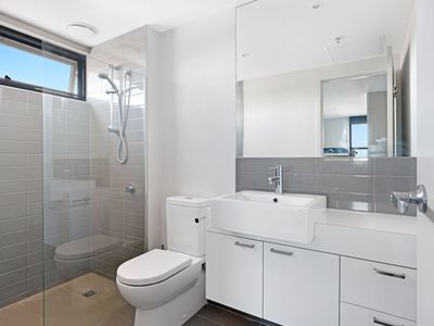 305 / 175 kangaroo Road , Hughesdale