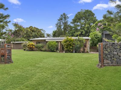 71 Bowen Road, Glass House Mountains